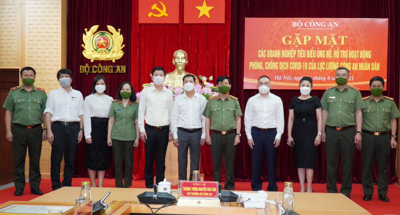 Deputy Minister Nguyen Van Son: Public Security Forces highly appreciate support from businesses for COVID-19 fight -0