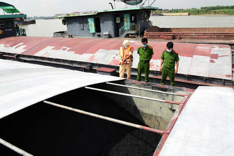 Phát hiện đường dây buôn bán than không nguồn gốc -0