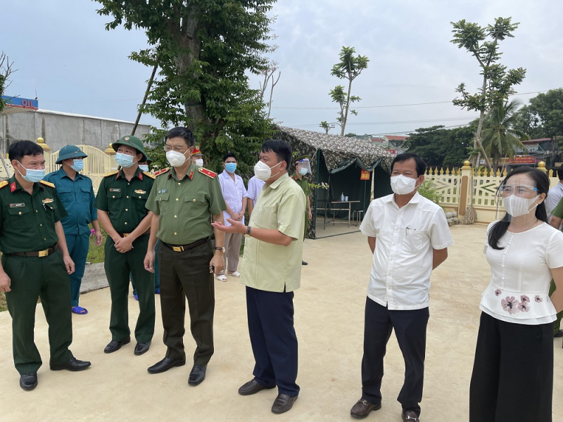 Giám đốc Công an Thanh Hóa kiểm tra công tác chống dịch tại huyện Ngọc Lặc -0