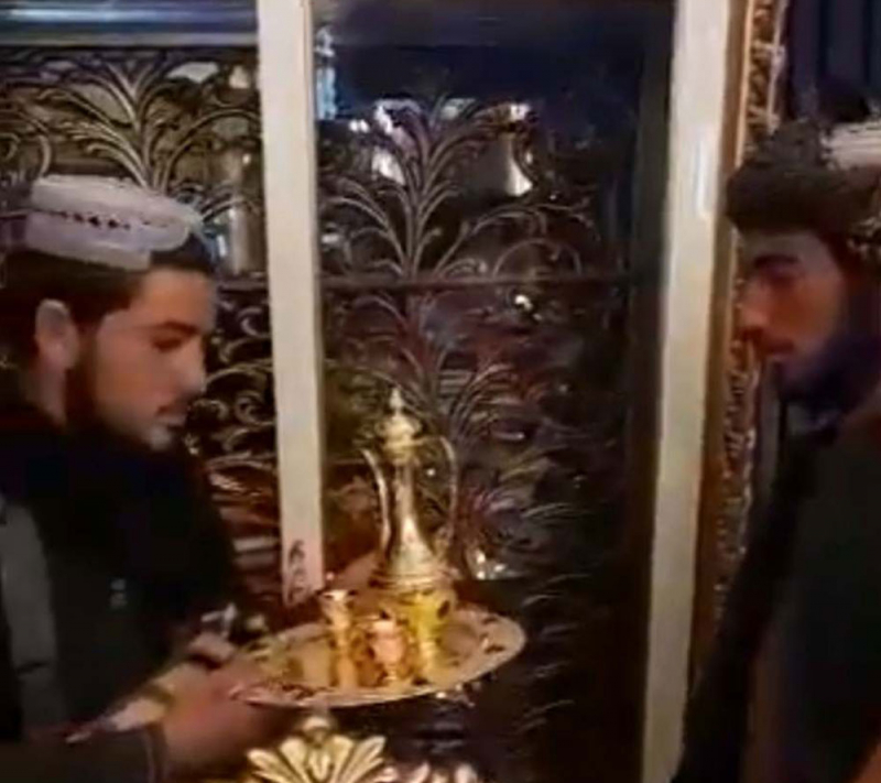 Abdul Rashid Dostum: Phản bội để tồn tại -0