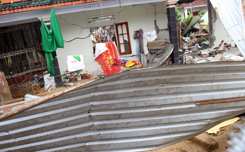 Sau vụ nổ lớn làm sập nhà, 2 vợ chồng chết thảm -0