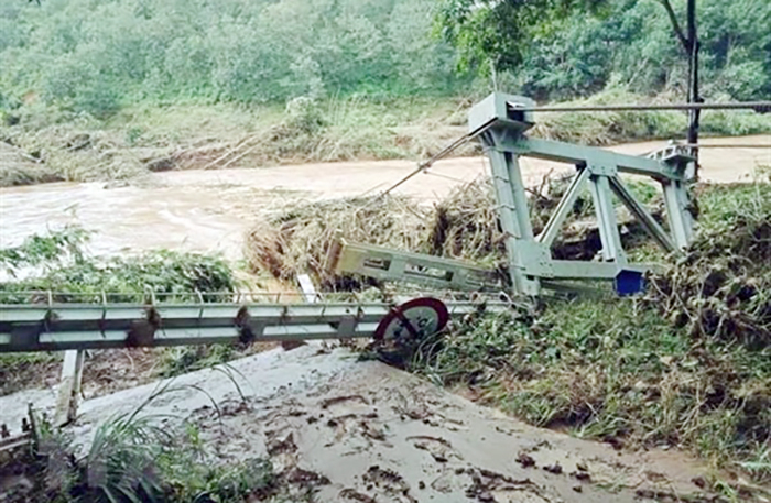 Khẩn trương tìm kiếm cháu bé 3 tuổi bị lũ cuốn trôi -0