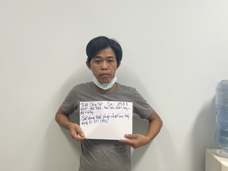 Bất chấp bị phong tỏa, nhóm trai làng tụ tập phê ma túy lãnh phạt 24 triệu đồng -0