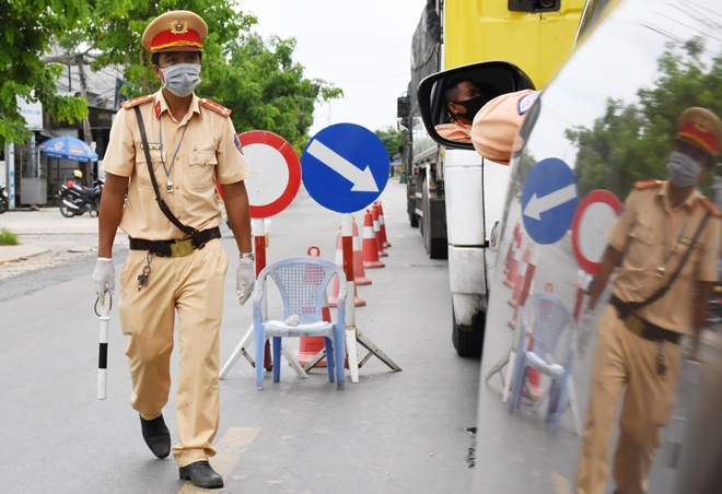 Ngày 4/9: Cả nước xảy ra 13 vụ tai nạn giao thông, hơn 2000 trường hợp vi phạm đã bị xử phạt  -0