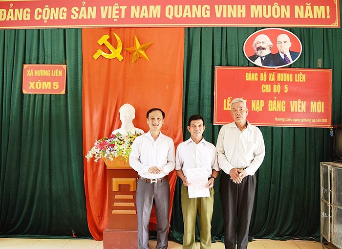 Chuyện một Đảng viên “trẻ” ở Hương Liên -0