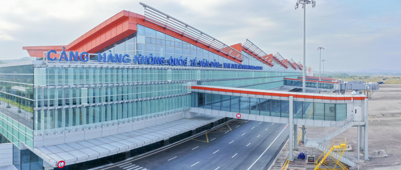Sân bay Vân Đồn đón chuyến bay đầu tiên với khách có “hộ chiếu vaccine” -0