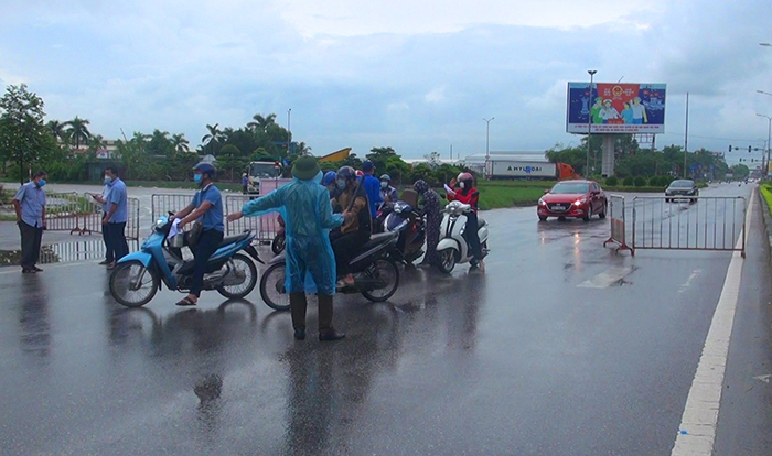 Kiểm soát chặt chẽ quy định cách ly xã hội trên địa bàn TP Thanh Hóa -1