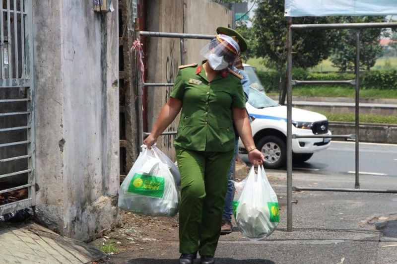 Cảnh sát khu vực với nhiều mô hình thiết thực giúp dân mùa dịch -0