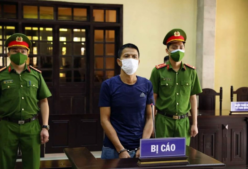Tấn công Cảnh sát để thông chốt kiểm dịch, lĩnh 33 tháng tù -0