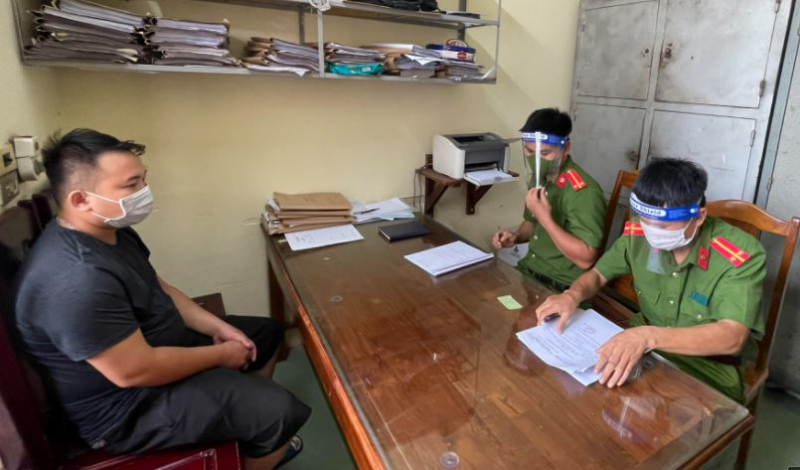 Khởi tố tài xế xe tải gây rối tại chốt kiểm dịch -0