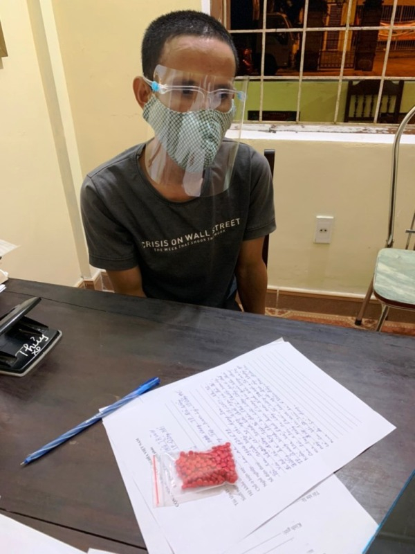 Lợi dụng mưa lớn, đêm khuya tìm cách vượt chốt kiểm soát COVID-19 để đưa ma túy -0