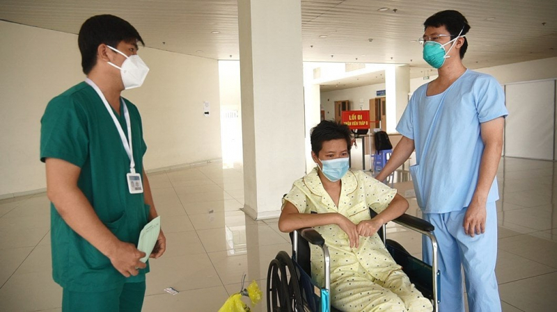 Xúc động về một điều dưỡng là F0 thoát “cửa tử” -0