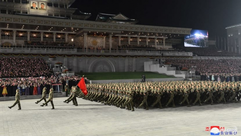 Triều Tiên duyệt binh hoành tráng mừng Quốc khánh -0