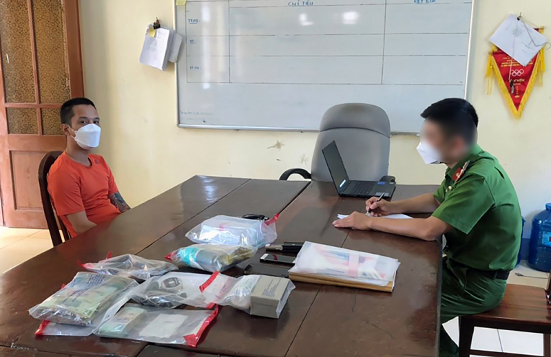 Bắt Giám đốc doanh nghiệp tàng trữ ma túy và súng -0