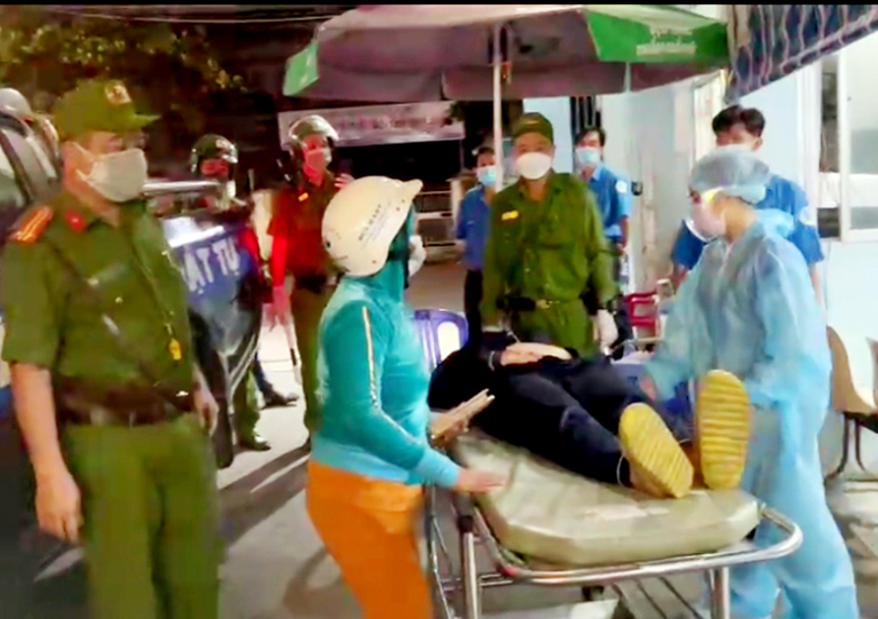 Cảnh sát 113 đưa sản phụ đến bệnh viện cấp cứu kịp thời -0