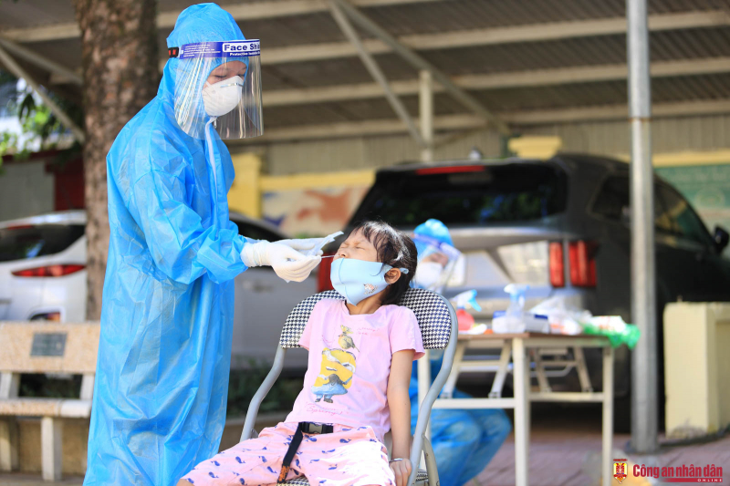 Hà Nội thêm 15 ca dương tính, không bắt buộc xét nghiệm COVID-19 cho trẻ em dưới 12 tuổi -0