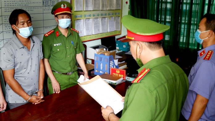 Huy động gần 100 CBCS bắt nhóm bảo kê gây thương tích cho ngư dân -0