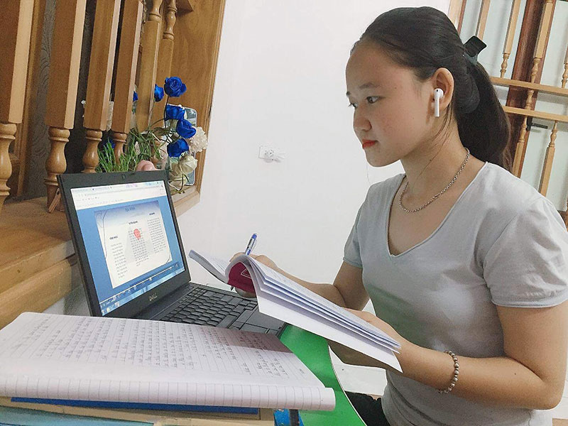 Sinh viên vùng cao gặp nhiều khó khăn trong việc học online -0