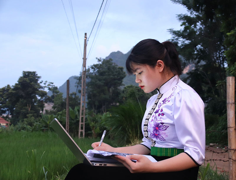 Sinh viên vùng cao gặp nhiều khó khăn trong việc học online -0