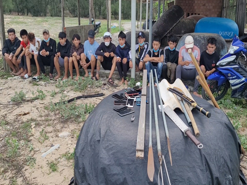 Quảng Ngãi: Ngăn chặn 22 thanh niên chuẩn bị hung khí chém nhau -0