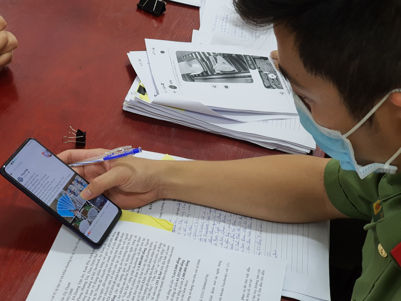 Hàng trăm người bị lừa mất tiền vì đặt mua khẩu trang y tế qua mạng -0