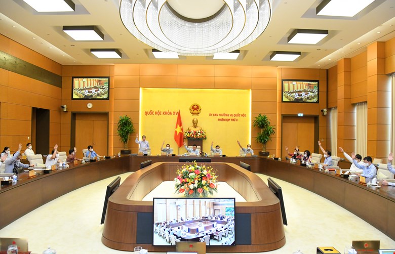 Hỗ trợ 5.000 tỷ giảm thuế hoạt động xuất bản, truyền hình, vận tải... -0