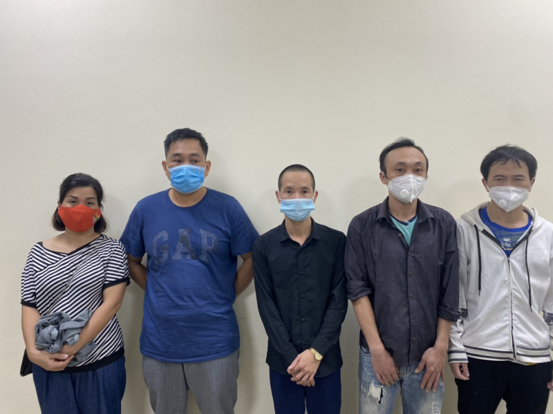 Khởi tố nhân viên kế toán làm giấy đi đường giả để 