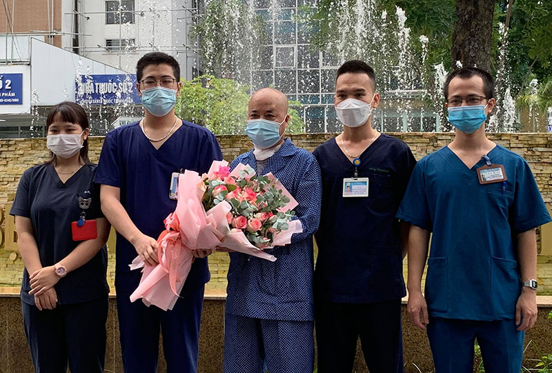 “Cuộc chiến” ở tầng điều trị bệnh nhân COVID-19 cao nhất của Hà Nội -0