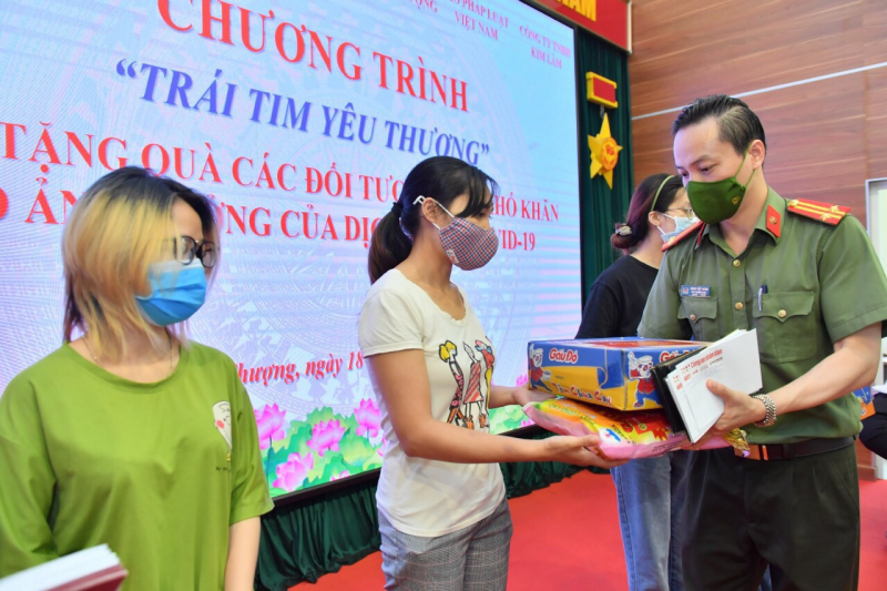 Chia sẻ khó khăn, hỗ trợ thiết thực cho người dân cùng vượt qua đại dịch -0