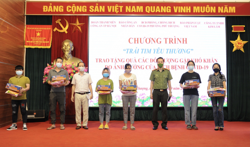 Chia sẻ khó khăn, hỗ trợ thiết thực cho người dân cùng vượt qua đại dịch -1