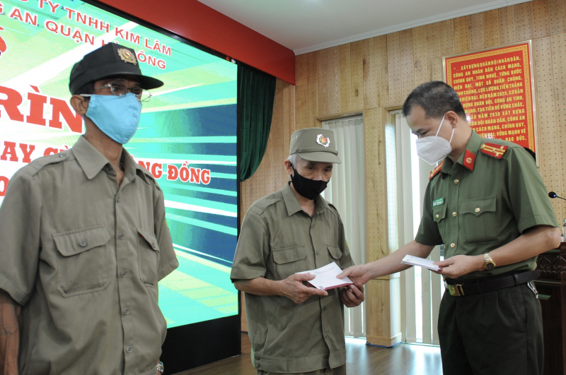 Chia sẻ khó khăn, hỗ trợ thiết thực cho người dân cùng vượt qua đại dịch -0