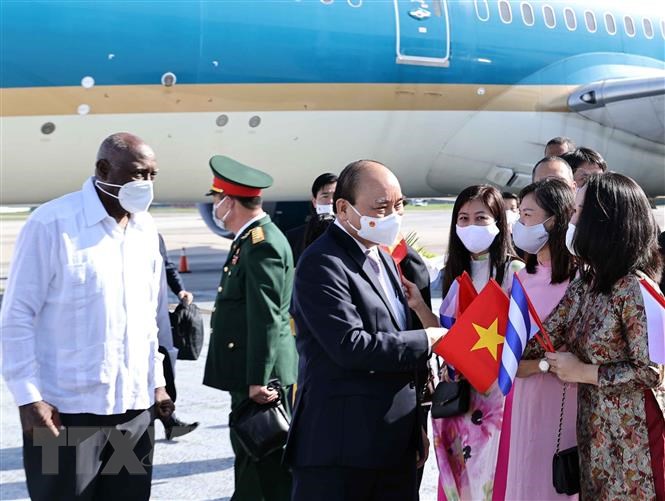 Chủ tịch nước tới La Habana, bắt đầu thăm hữu nghị chính thức Cuba -0