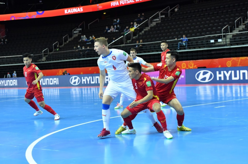 Hòa nghẹt thở trước CH Czech, tuyển futsal Việt Nam lọt vào vòng knock - out World Cup 2021 -1