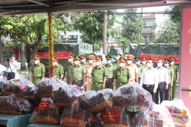 Hiệu quả từ một “Gian hàng 0 đồng” san sẻ yêu thương -0