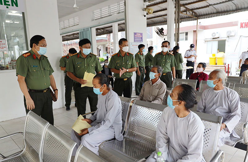 Tiêm vaccine phòng COVID-19 cho các đối tượng theo Nghị quyết 21 của Chính phủ -0