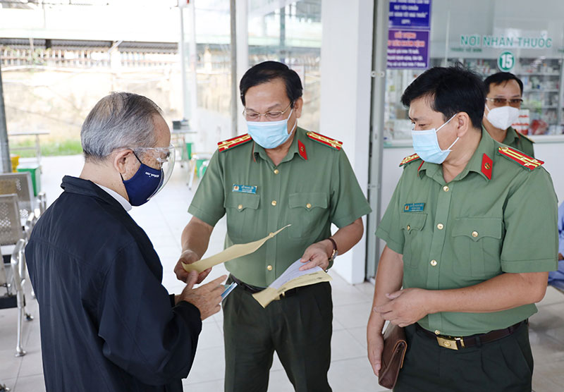 Tiêm vaccine phòng COVID-19 cho các đối tượng theo Nghị quyết 21 của Chính phủ -0