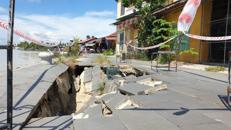 Hội An khẩn cấp khắc phục tình trạng sụt lún tuyến kè ven sông Hoài trước mùa mưa bão  -0