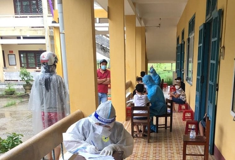 32 học sinh Tiểu học ở Huế cách ly tại trường do liên quan ca nghi nhiễm COVID-19 -0