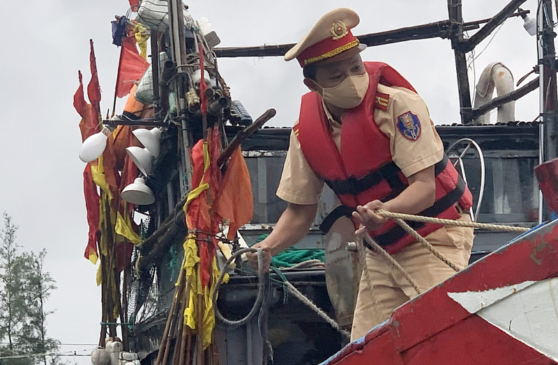 Quảng Nam yêu cầu dự trữ lương thực trong 10 ngày để ứng phó áp thấp nhiệt đới -0