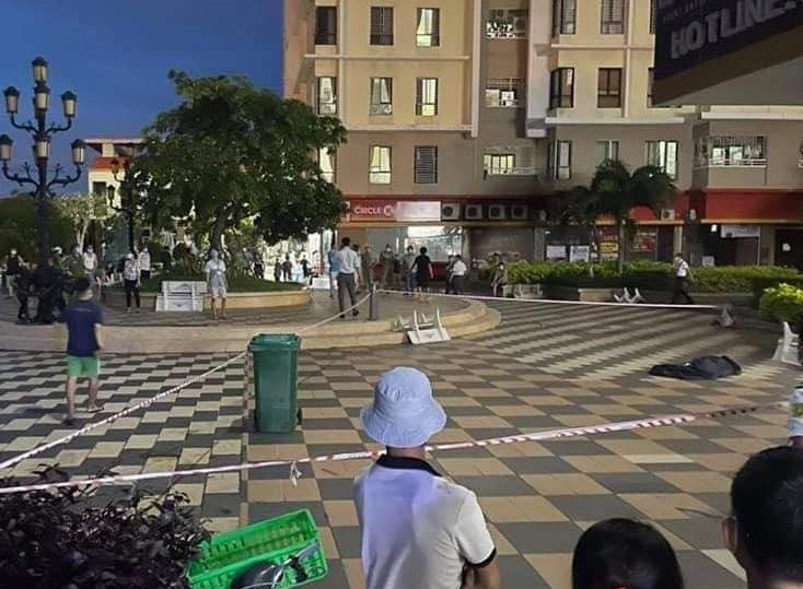 Cô gái trẻ tử vong khi rơi từ tầng 19 xuống đất -0