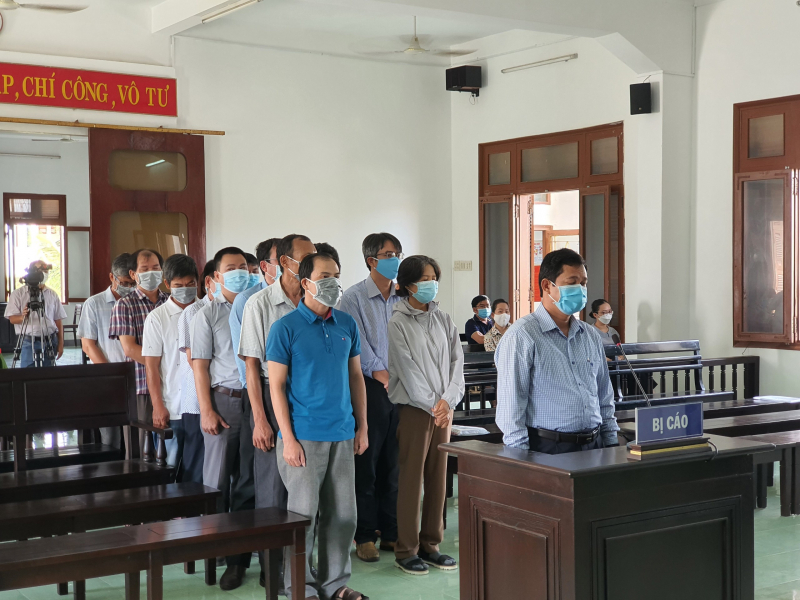 Xét xử sơ thẩm 18 bị cáo trong vụ lộ đề thi công chức ở tỉnh Phú Yên -0