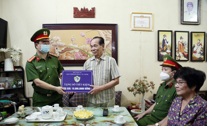 Cục Cảnh sát PCCC và CNCH thăm hỏi, động viên, tri ân cán bộ đơn vị có hoàn cảnh khó khăn -0