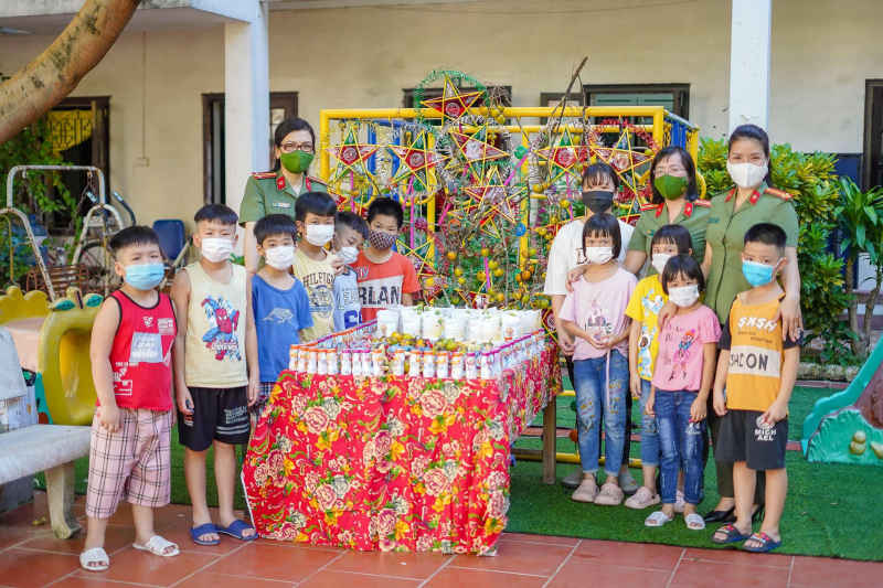Mang niềm vui đến cho trẻ thiệt thòi -0