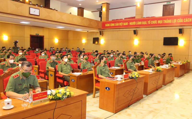 Lực lượng CAND vừa là trụ cột trên tuyến đầu chống dịch, vừa bảo đảm ổn định xã hội -0