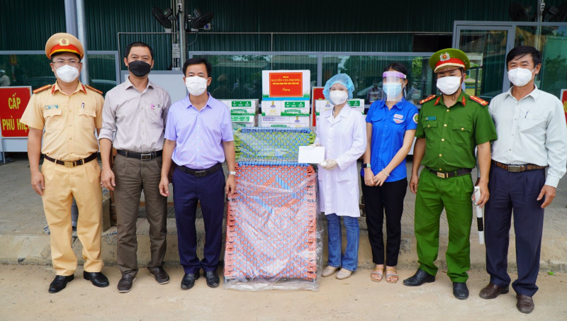 Huế nới lỏng một số hoạt động, dịch vụ để phát triển kinh tế - xã hội -0