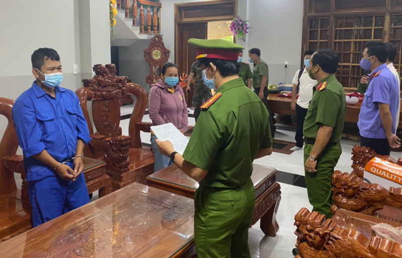 Phú Yên : Bắt tạm giam hai đối tượng đốn hạ hơn 5ha rừng Hòn Đót do PV Báo CAND phát hiện -0