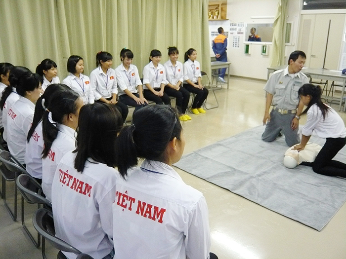 Xuất khẩu lao động “nín thở” chờ diễn biến dịch -0