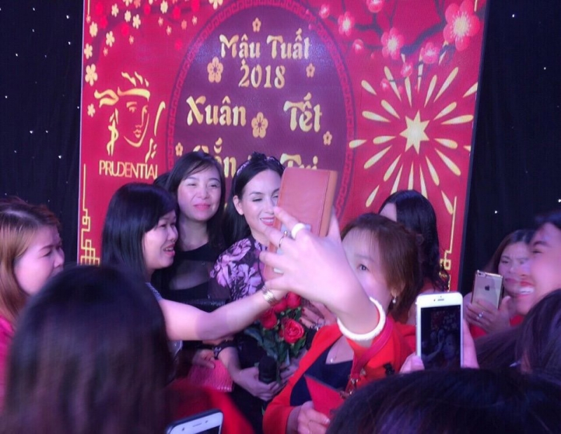 Ca sĩ Phi Nhung: một đời nặng nợ mồ côi -0