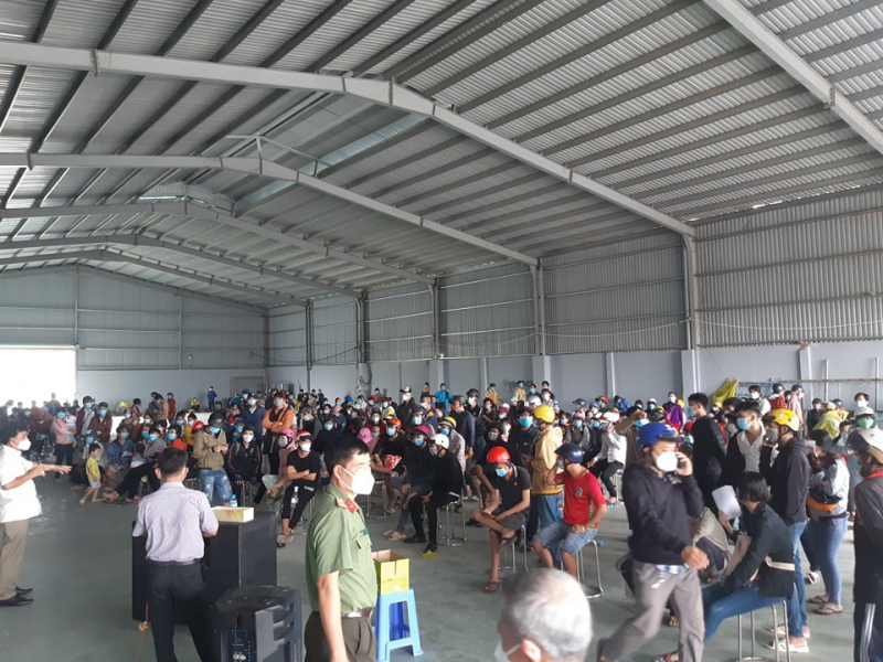 Hơn 1.000 người tự ý điều khiển xe máy về quê bị kẹt tại Đức Hòa, Long An -0