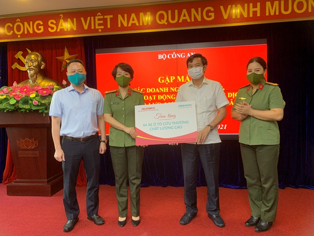Gặp mặt, tri ân các doanh nghiệp đồng hành cùng lực lượng CAND trong công tác phòng, chống dịch COVID-19 -0